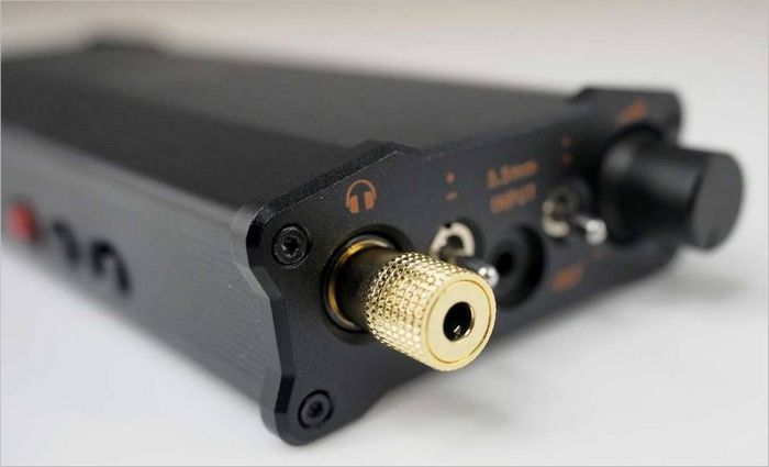 Hordozható DAC iFi micro idsd fekete labe Az iFi micro idsd black labe hordozható DAC