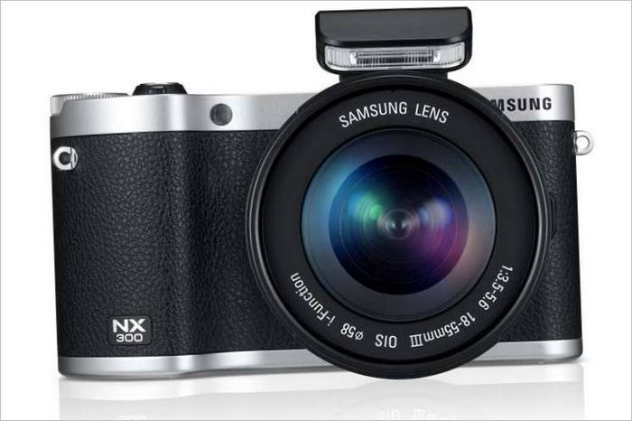 A Samsung NX300 tükör nélküli fényképezőgép - profilban
