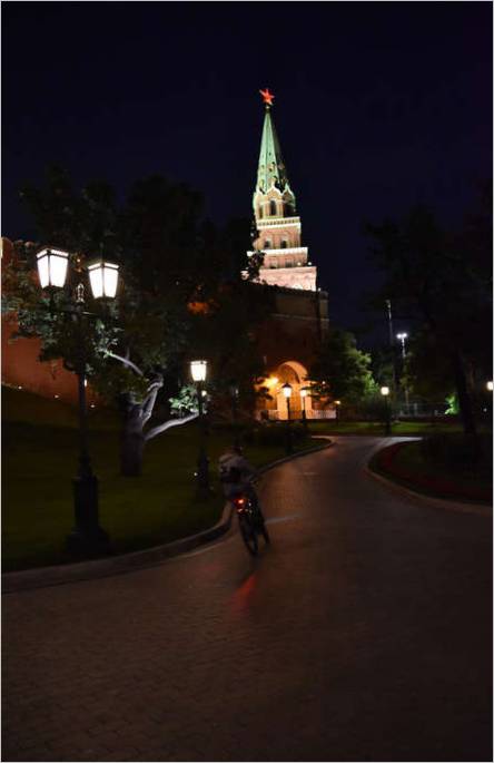 Szpasszkaja torony, ISO 1600, f/4, 1/50 s, -2 EV Nikon
