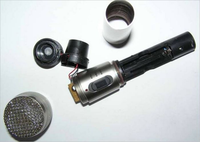 MIC-140 vezeték nélküli rádiós mikrofon eltávolított fedéllel