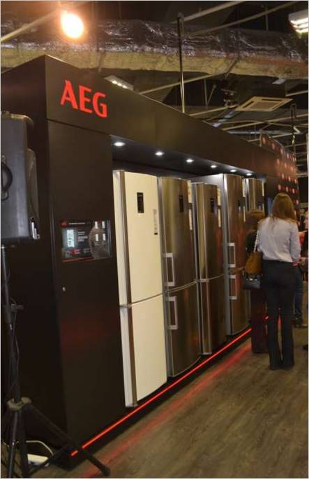 AEG