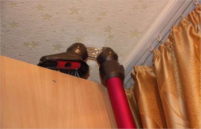 DYSON Digital Slim DC45 Up Top akkumulátoros porszívó - a szekrényen